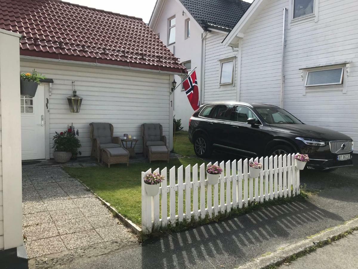 Koselig Landsbyhus I Nordfjord Nordfjordeid Extérieur photo